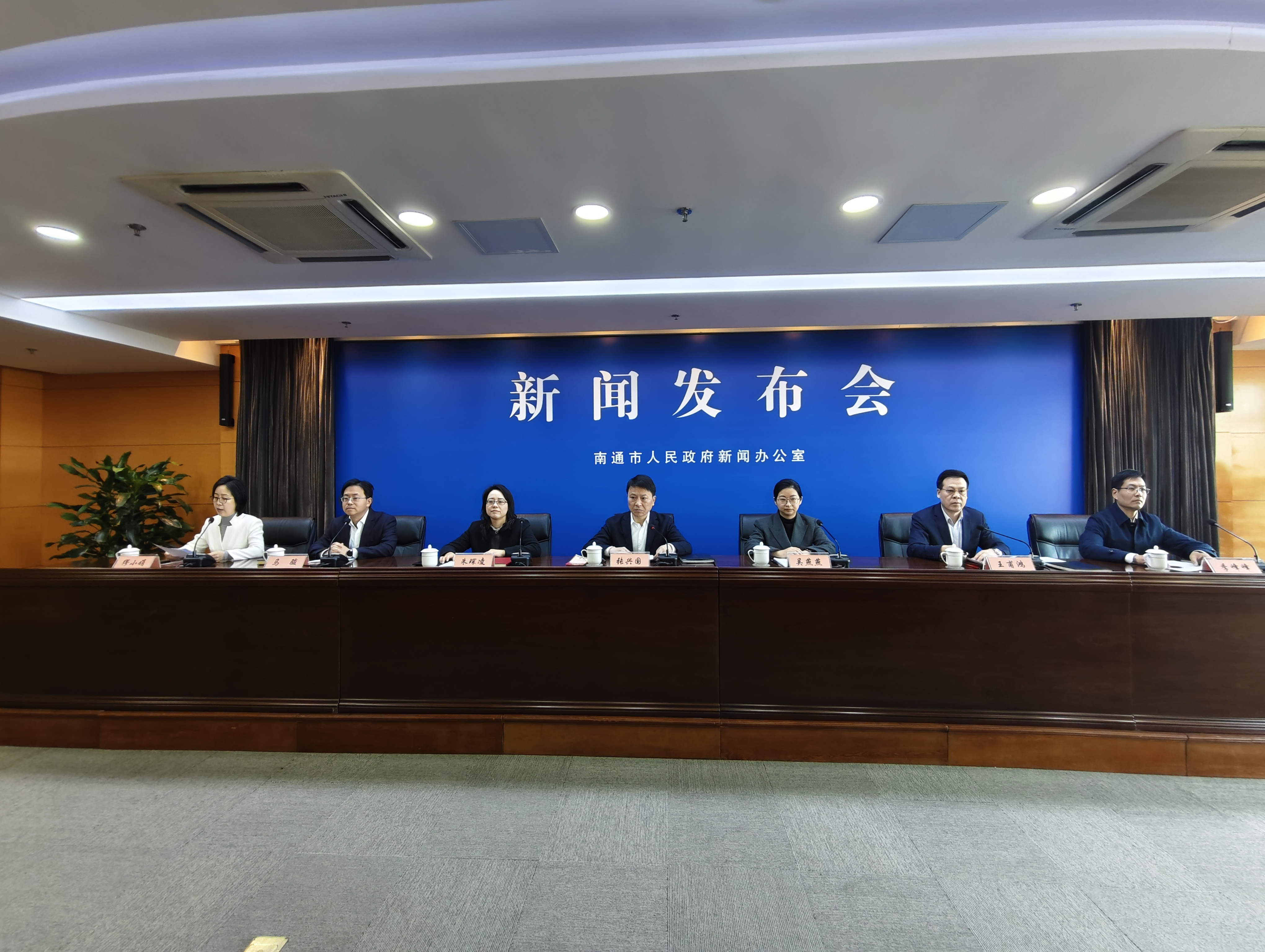 2.8新闻发布.jpg 2.8新闻发布.jpg